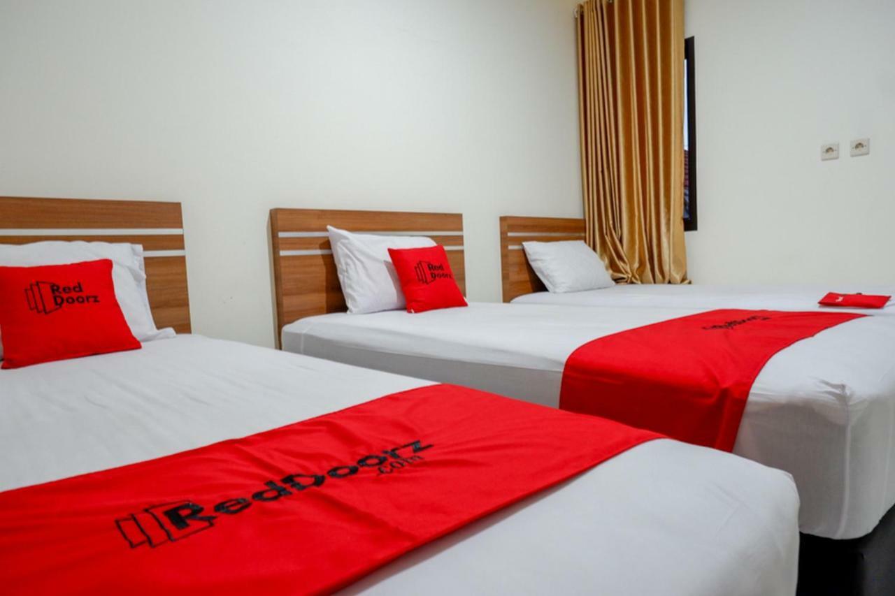 Reddoorz Near Living Plaza Purwokerto Exterior foto