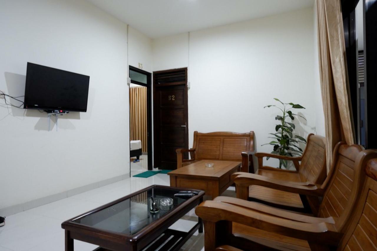 Reddoorz Near Living Plaza Purwokerto Exterior foto