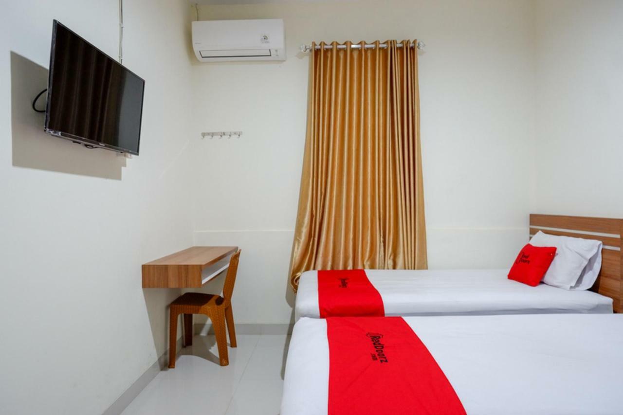 Reddoorz Near Living Plaza Purwokerto Exterior foto